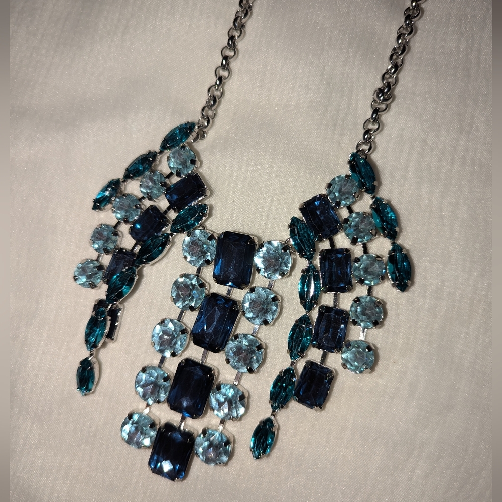 Elegant Blue Crystal Statement Necklace - Women Jewelry